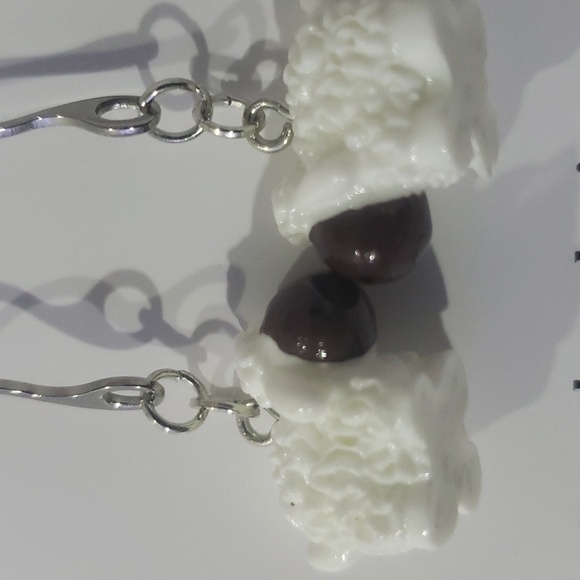 1663- Sheep Women's Handmade Dangle Earrings NWT - Picture 3 of 3